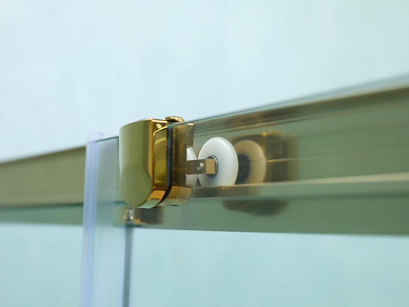 کابین دوش کشویی SQUARE، شیشه شفاف با چاپ، پروفیل آلومینیومی طلایی، دستگیره دو سوراخ، دارای سینی کابین دوش کشویی SQUARE، شیشه شفاف با چاپ، پروفیل آلومینیومی طلایی، دستگیره دو سوراخ، دارای سینی