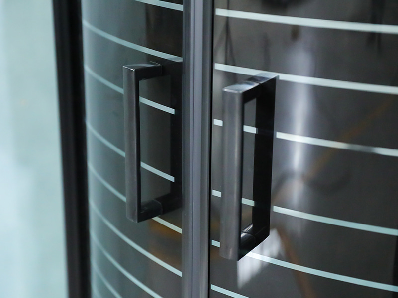 SE قاب آلومینیومی مشکی حمام شیشه ای کشویی SE قاب آلومینیومی مشکی حمام شیشه ای کشویی