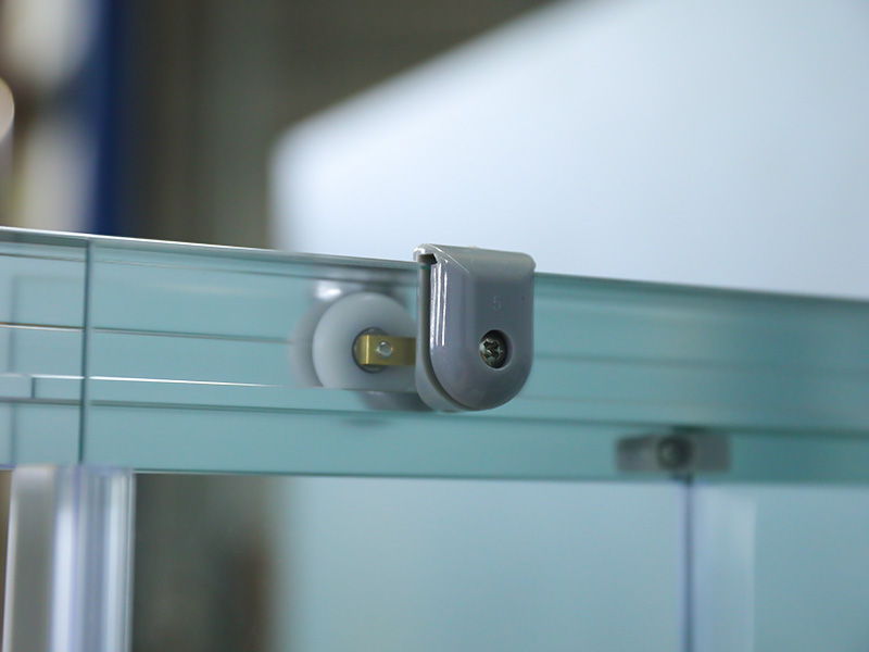 محفظه دوش کشویی مربعی شکل با قاب آلومینیومی RE کروم با سینی محفظه دوش کشویی مربعی شکل با قاب آلومینیومی RE کروم با سینی