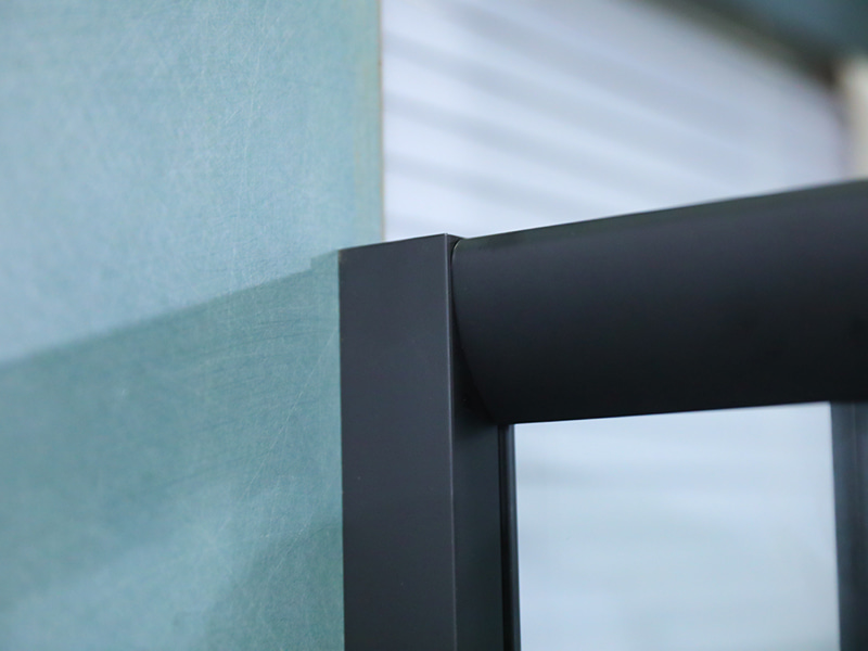 کابین دوش کشویی RE، شیشه شفاف با چاپ، پروفیل آلومینیومی مشکی، دستگیره دو سوراخ، با سینی کابین دوش کشویی RE، شیشه شفاف با چاپ، پروفیل آلومینیومی مشکی، دستگیره دو سوراخ، با سینی