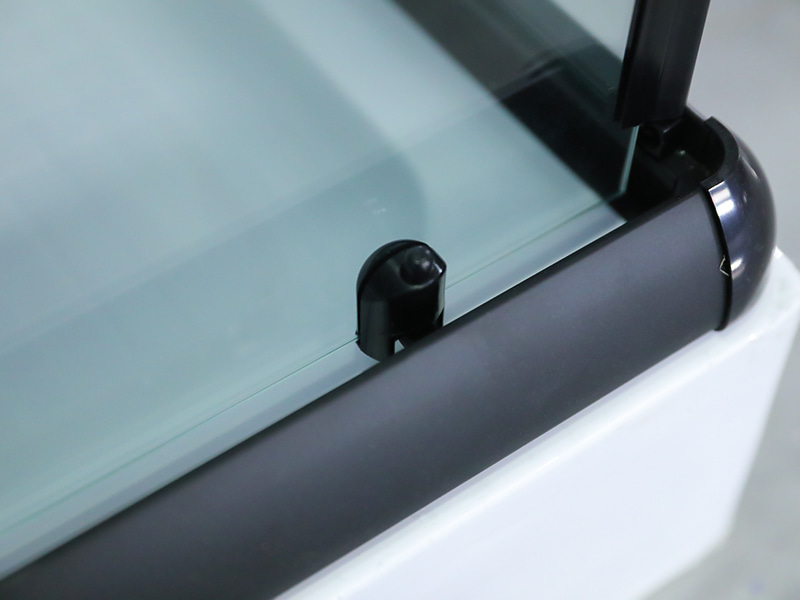 کابین دوش کشویی RE، شیشه شفاف با چاپ، پروفیل آلومینیومی مشکی، دستگیره دو سوراخ، با سینی کابین دوش کشویی RE، شیشه شفاف با چاپ، پروفیل آلومینیومی مشکی، دستگیره دو سوراخ، با سینی