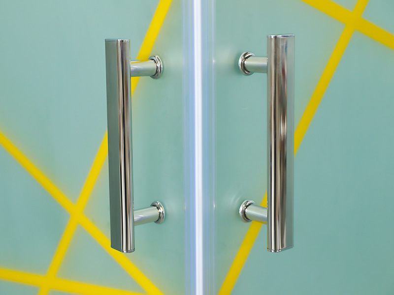 کابین دوش کشویی RE، شیشه مات با چاپ، پروفیل آلومینیومی طلایی، دستگیره دو سوراخ، با سینی کابین دوش کشویی RE، شیشه مات با چاپ، پروفیل آلومینیومی طلایی، دستگیره دو سوراخ، با سینی