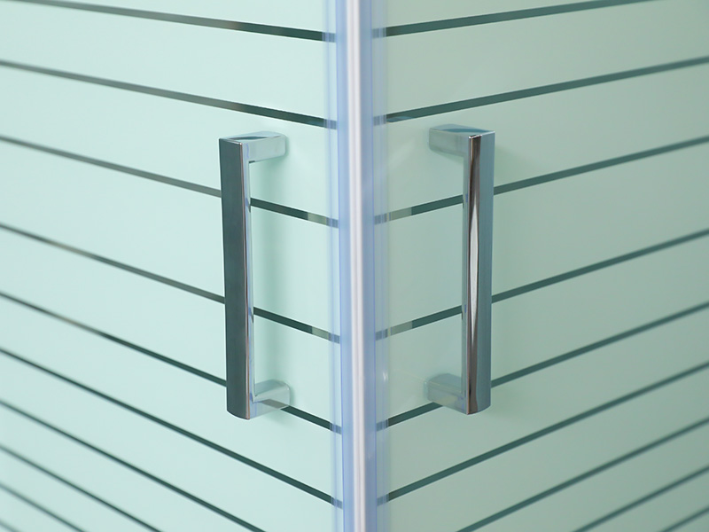 کابین دوش کشویی SQUARE، شیشه شفاف با چاپ، پروفیل آلومینیومی سفید، دستگیره دو سوراخ، با سینی کابین دوش کشویی SQUARE، شیشه شفاف با چاپ، پروفیل آلومینیومی سفید، دستگیره دو سوراخ، با سینی