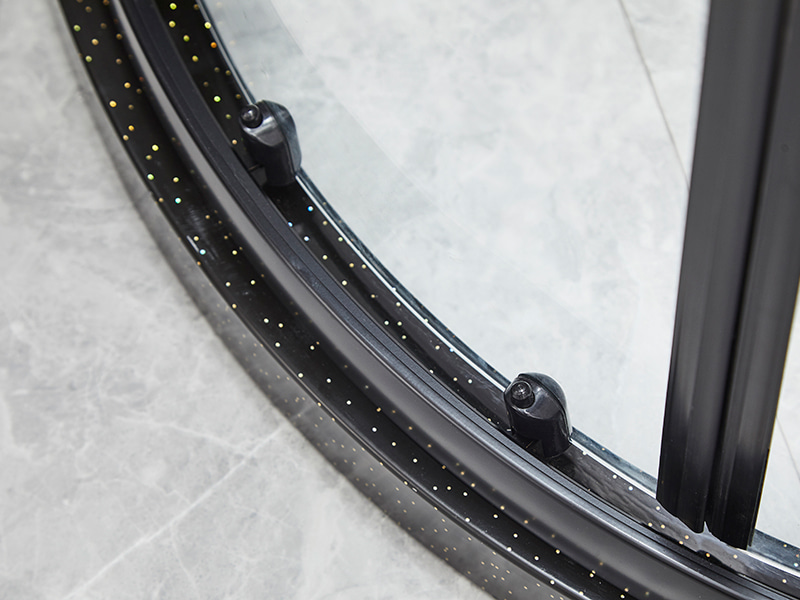 کابین دوش کشویی SE، شیشه شفاف، پروفیل آلومینیومی مشکی، دستگیره دو سوراخ، بدون سینی کابین دوش کشویی SE، شیشه شفاف، پروفیل آلومینیومی مشکی، دستگیره دو سوراخ، بدون سینی