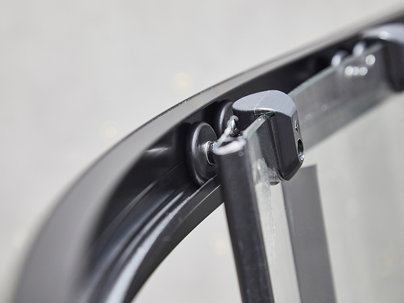 کابین دوش کشویی SE، شیشه شفاف، پروفیل آلومینیومی مشکی، دستگیره دو سوراخ، بدون سینی کابین دوش کشویی SE، شیشه شفاف، پروفیل آلومینیومی مشکی، دستگیره دو سوراخ، بدون سینی